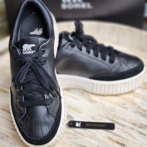 SOREL ONA AVE Women's Low Waterproof Sneaker size 8.5